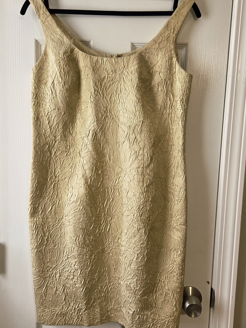 Carmen Marc Valvo Bergdorf Goodman Gold Metallic Brocade Shift Dress Size 4